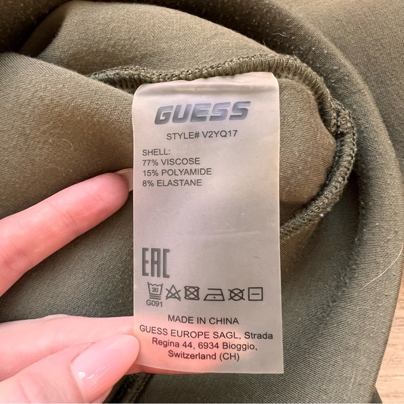 Guess Athletic Leisure Set - Picture 4 of 4